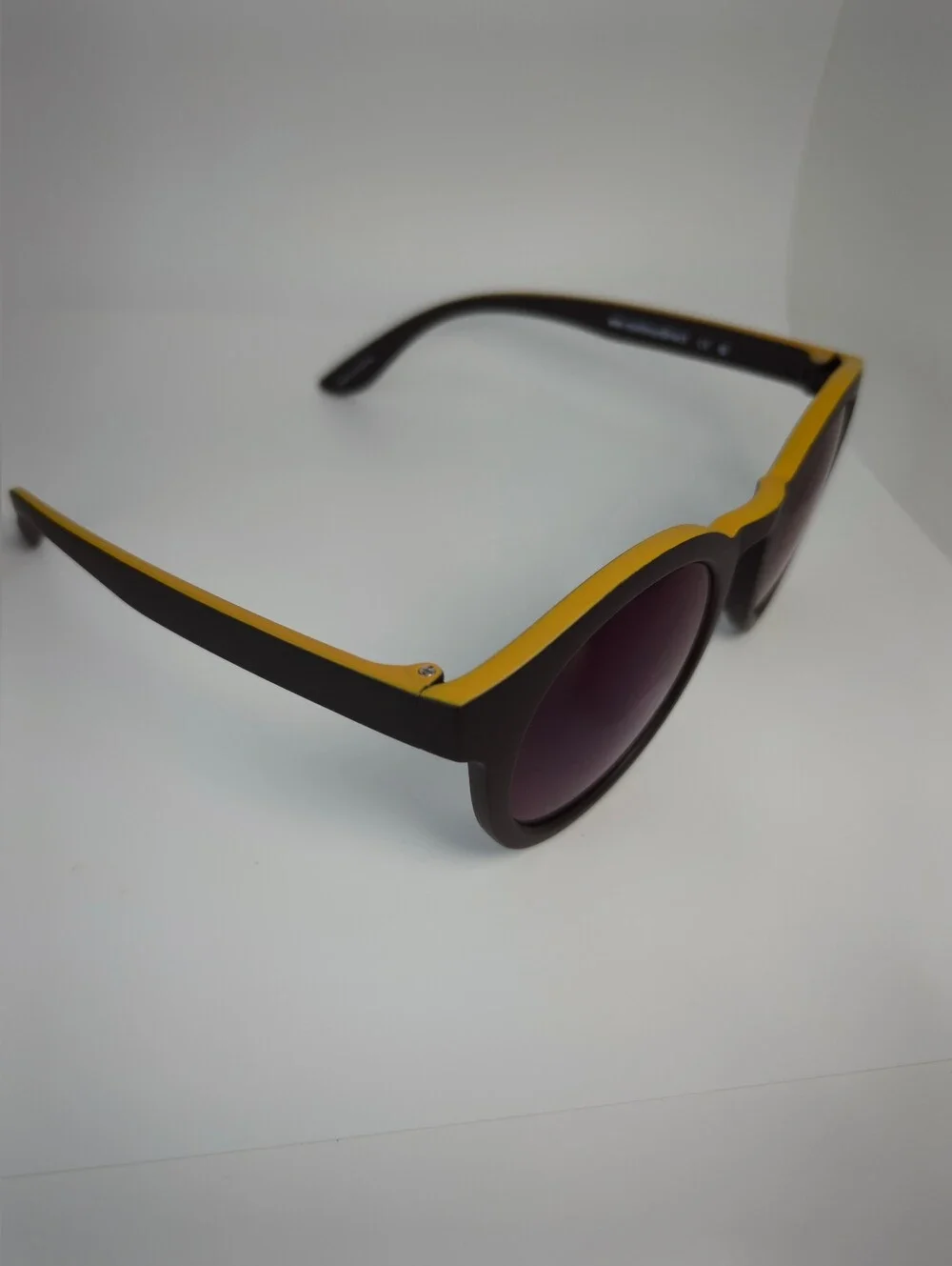 Oasis. Men's Black Round Frame. Deep Chocolate, Yellow Top.